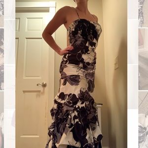 5/6 Black and white floral mermaid gown